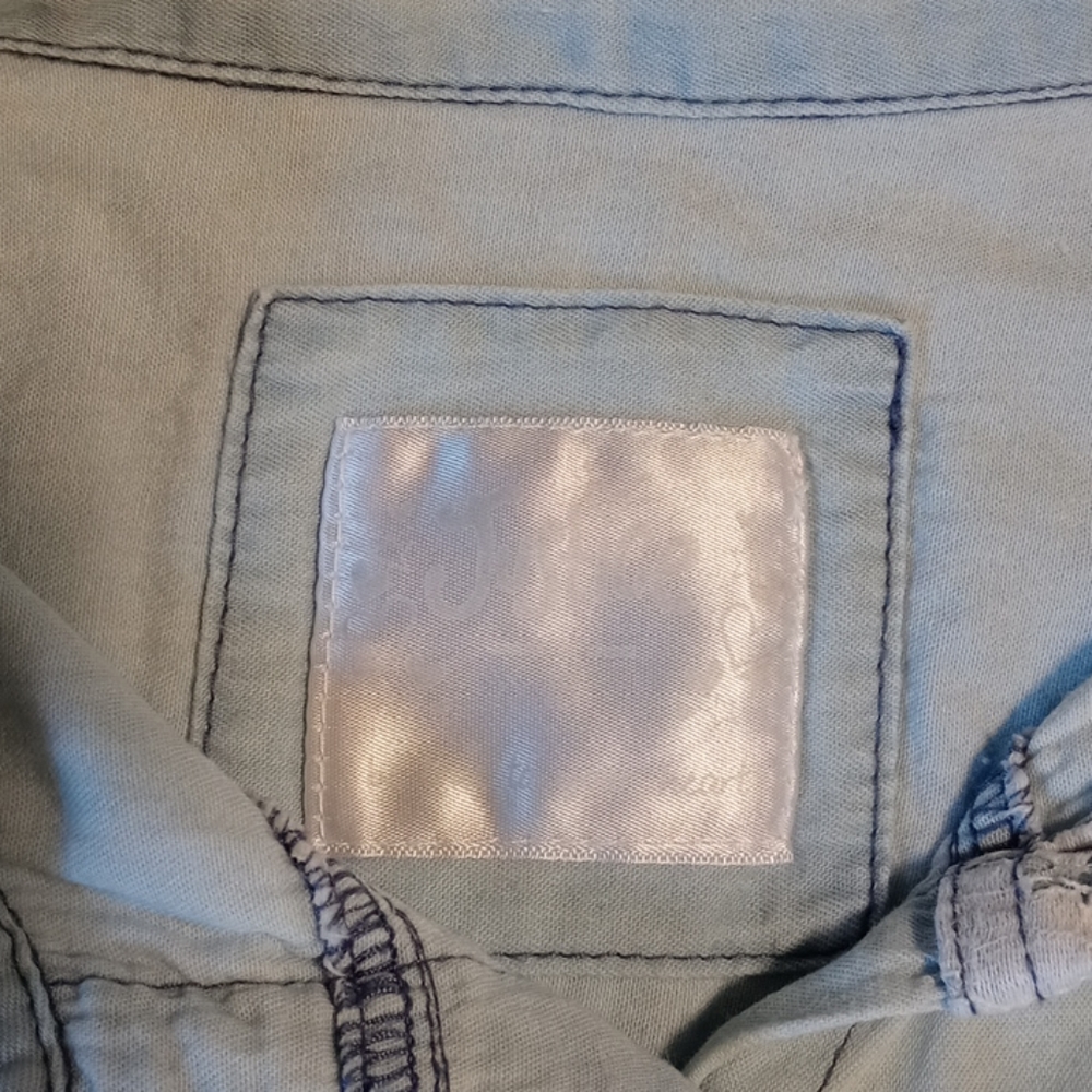 Justice button top - Picture 5 of 7